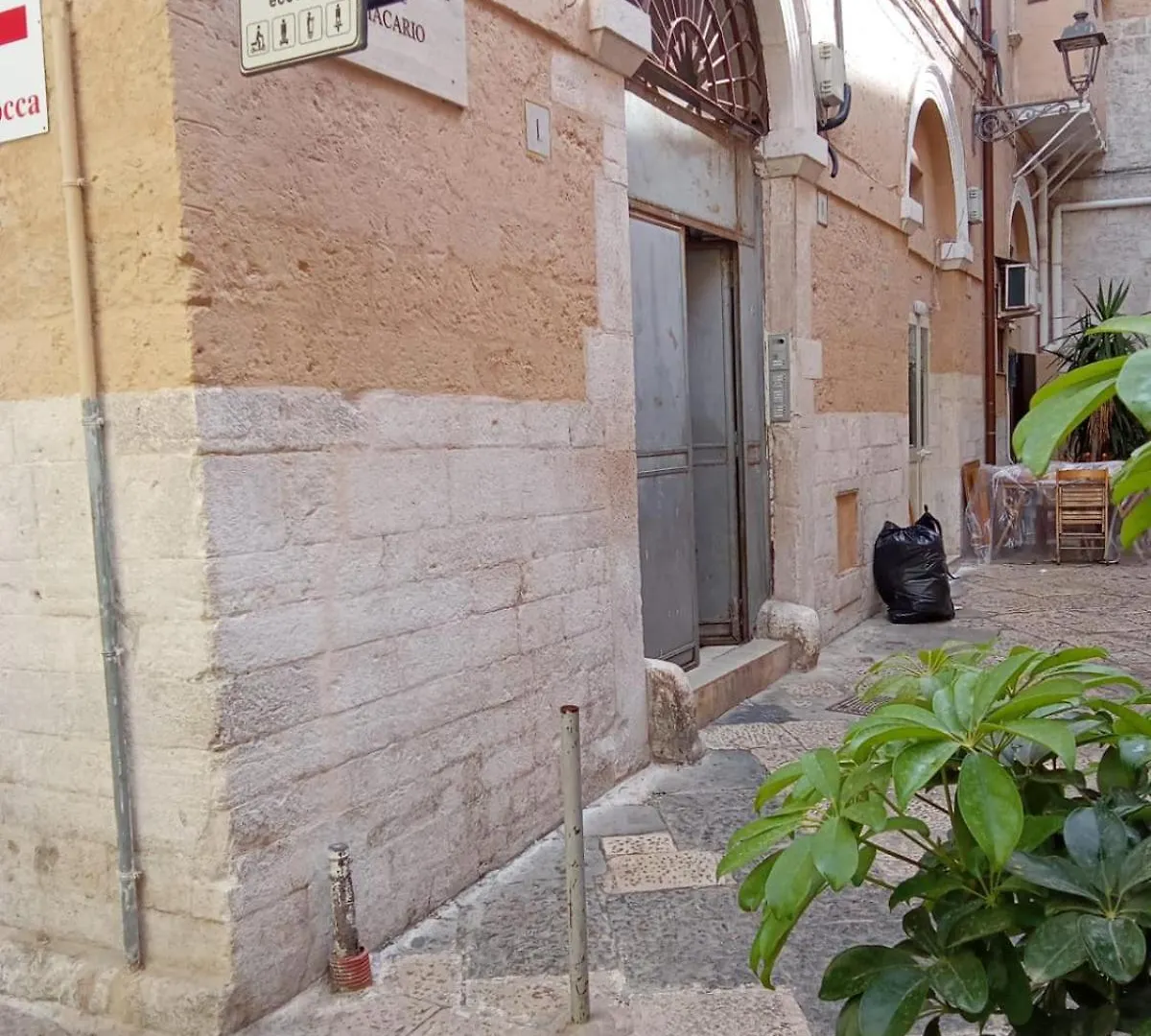 Alla Corte Di Lorenzo A Bari Vecchia 0*,